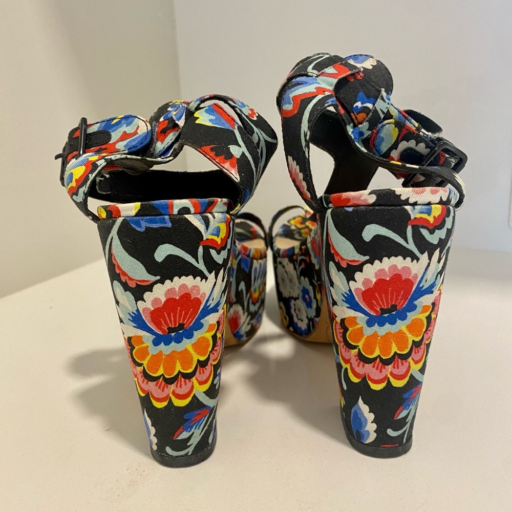 Loeffler Randall Minette Floral-Print Platform Sandal, Black/Multi Size 61/2 - Picture 8 of 11